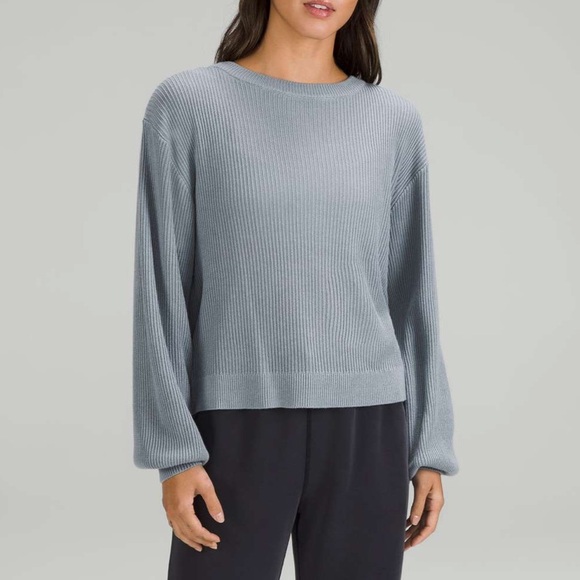 Lululemon Cashmere Blend Reversible Crossover Sweater in Chambray | size 6 - Picture 7 of 8